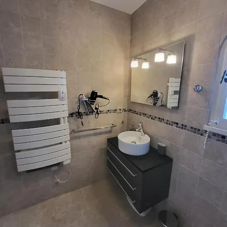 شقة Superbe T2 En Centre Au Calme A Deux Pas Du Marche