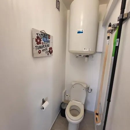 Superbe T2 En Centre Au Calme A Deux Pas Du Marche * كافالير سور مير