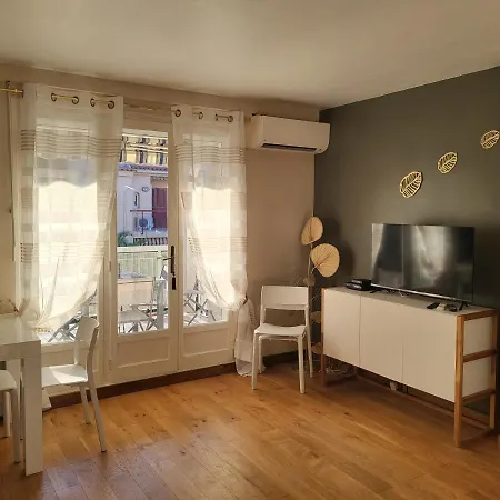 Superbe T2 En Centre Au Calme A Deux Pas Du Marche