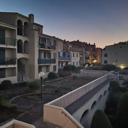 Superbe T2 En Centre Au Calme A Deux Pas Du Marche كافالير سور مير